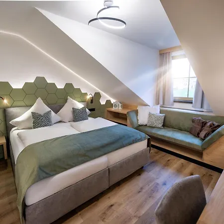Landrefugium Obermueller 4,5 Sterne Hotel